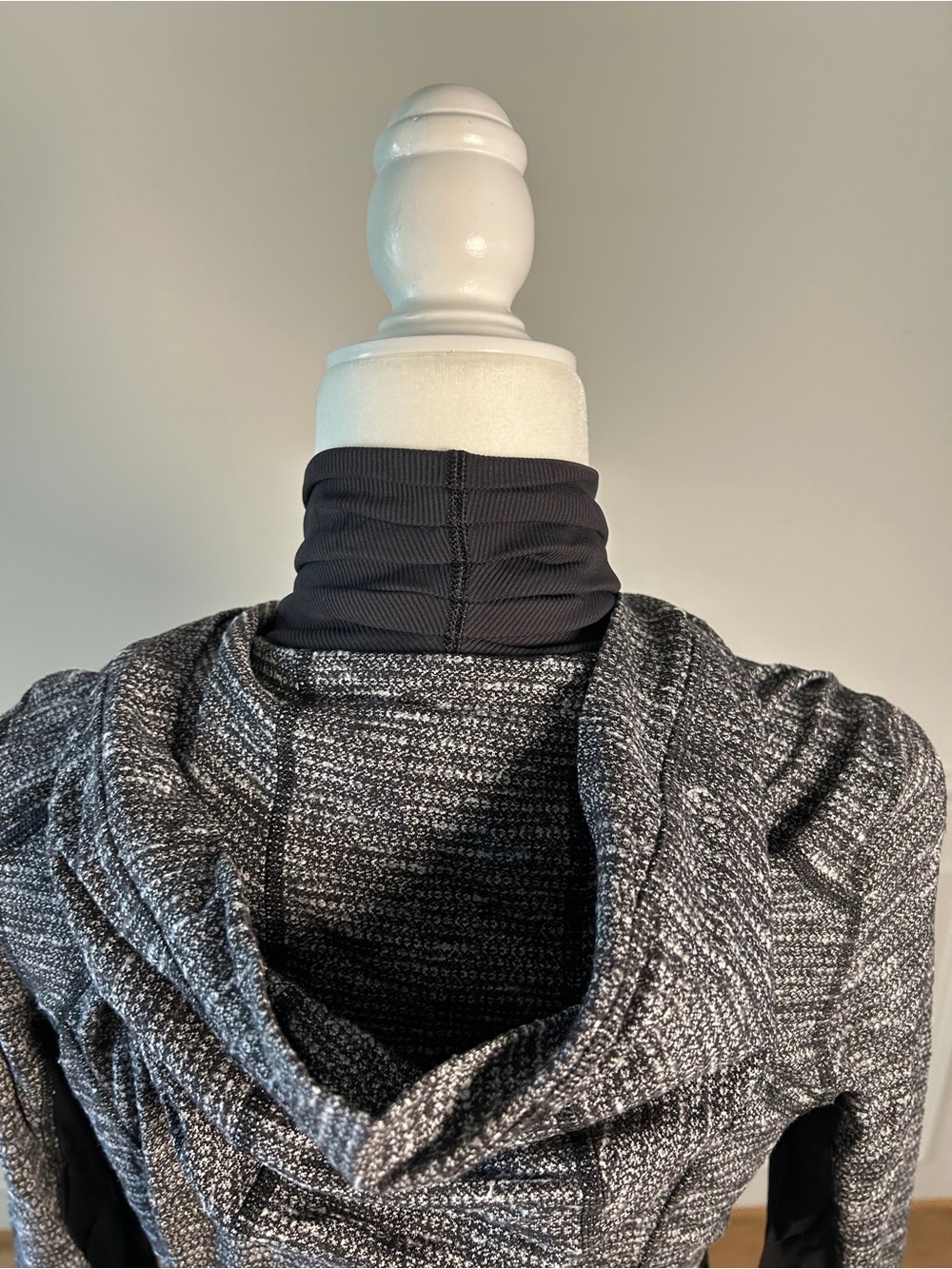 lululemon athletica Black Heather Zip Hoodie Jacket - Picture 9 of 13